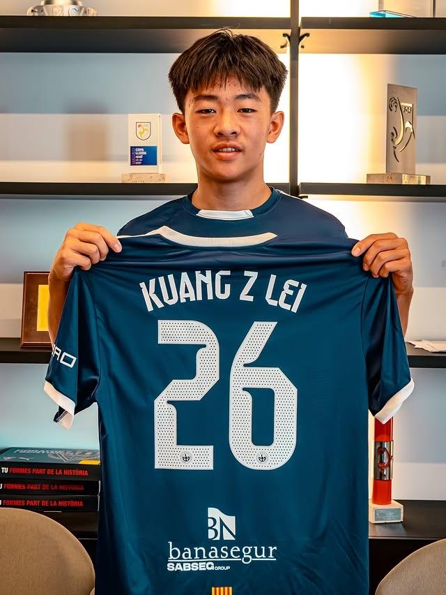 小小卢克·肖！B费社媒为卢克·肖庆生：生日快乐，我的男孩